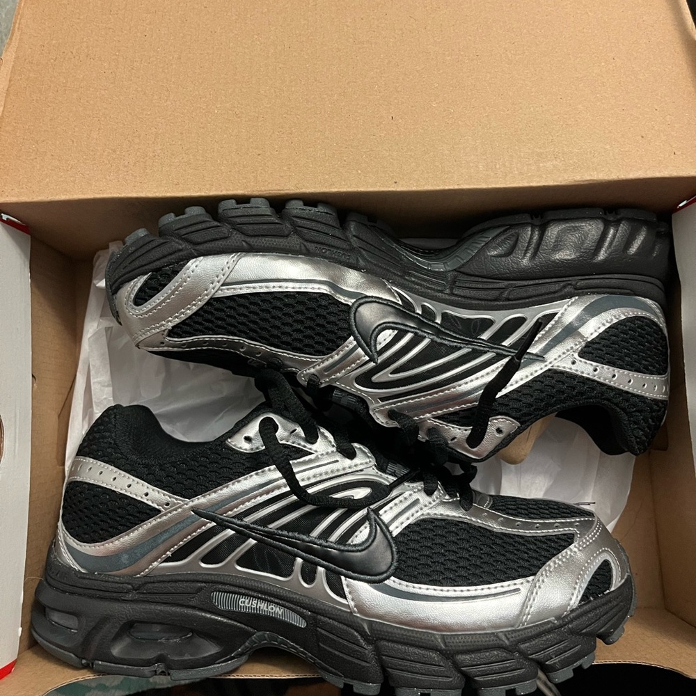 WOMEN’S Nike Air Max Moto 2K black trainers. Size US W9.5 brand new never worn